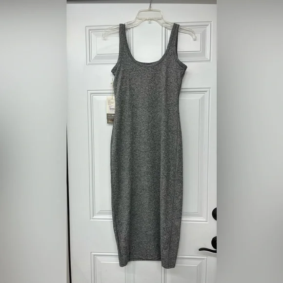 Vuori Halo Essential Dress - Picture 4 of 7